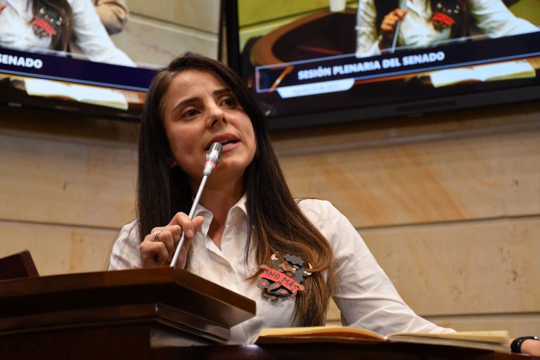 Esmeralda_Hernandez_2Debate_No_a_las_Corridas_de_Toros